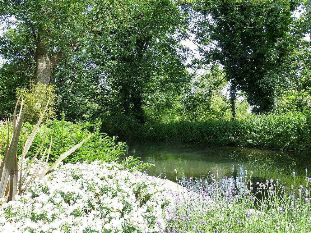The Riverside House Hotel Mildenhall Extérieur photo