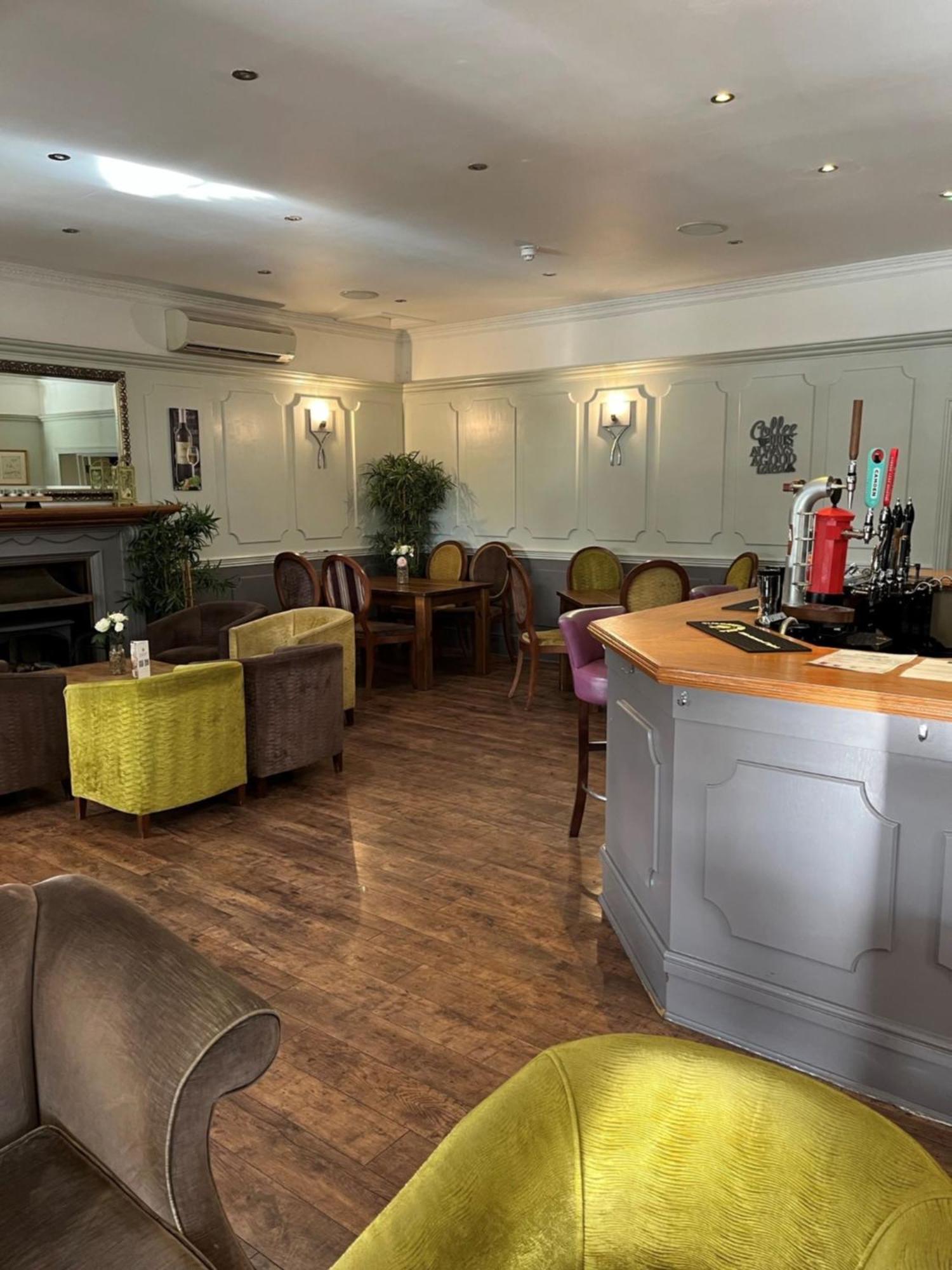 The Riverside House Hotel Mildenhall Extérieur photo