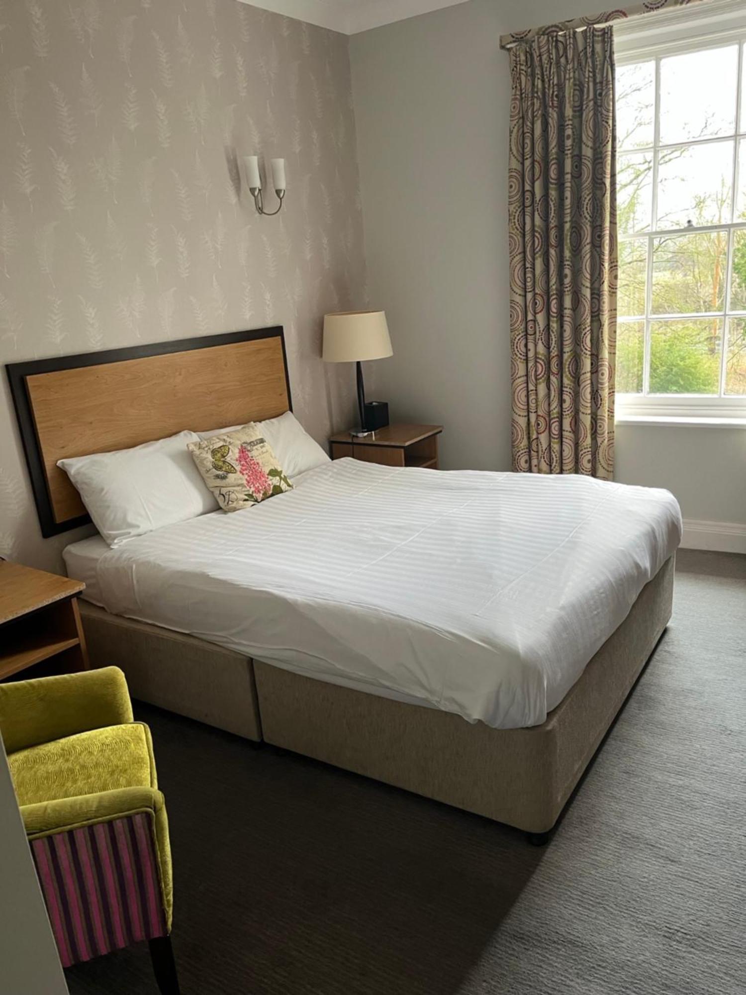 The Riverside House Hotel Mildenhall Extérieur photo