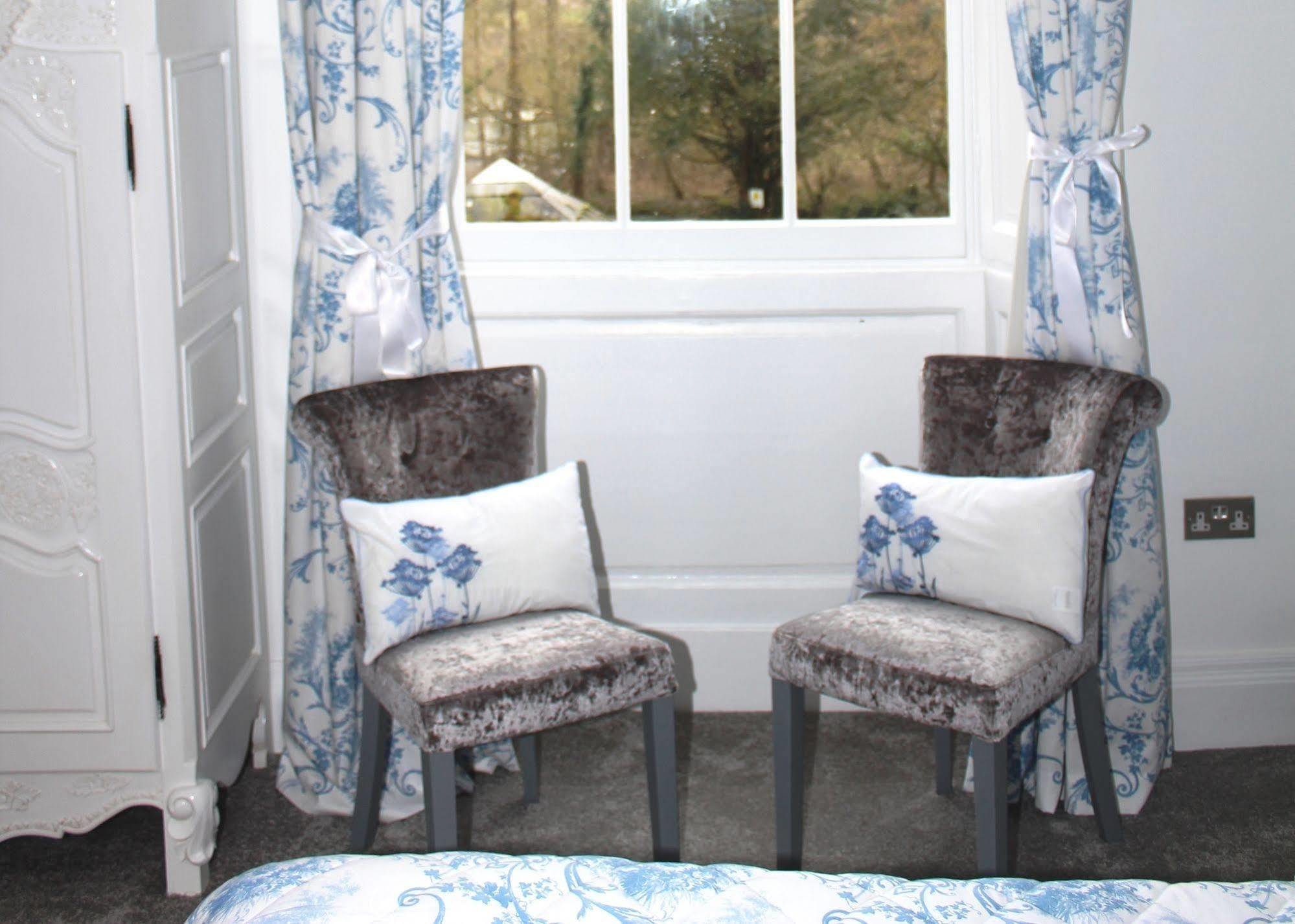The Riverside House Hotel Mildenhall Extérieur photo