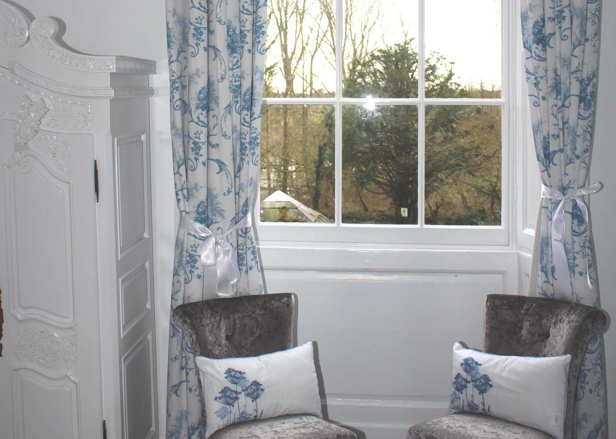 The Riverside House Hotel Mildenhall Extérieur photo